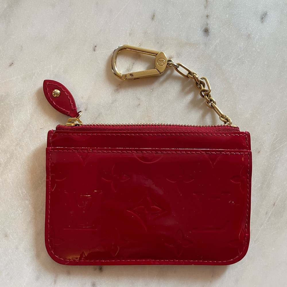 Louis Vuitton Vernis Key Pouch Pomme D’Amour - Picture 2 of 9